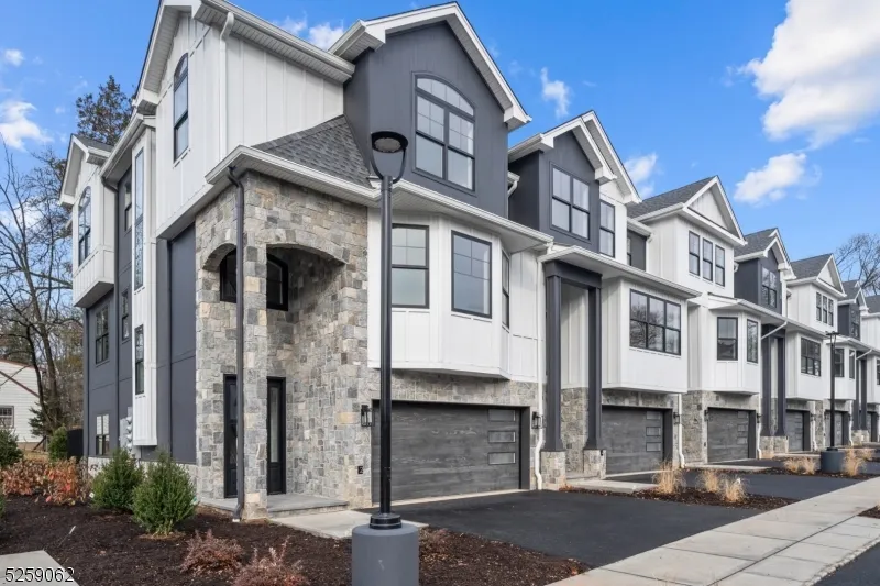 147 central #14 Unit 14 Old Tappan, NJ 07675