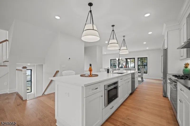 147 central #14 Unit 14 Old Tappan, NJ 07675