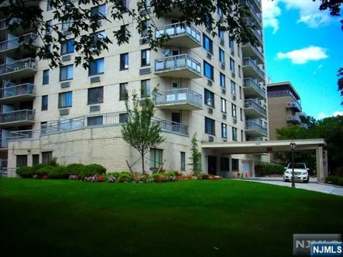 307 PROSPECT Avenue 7 I