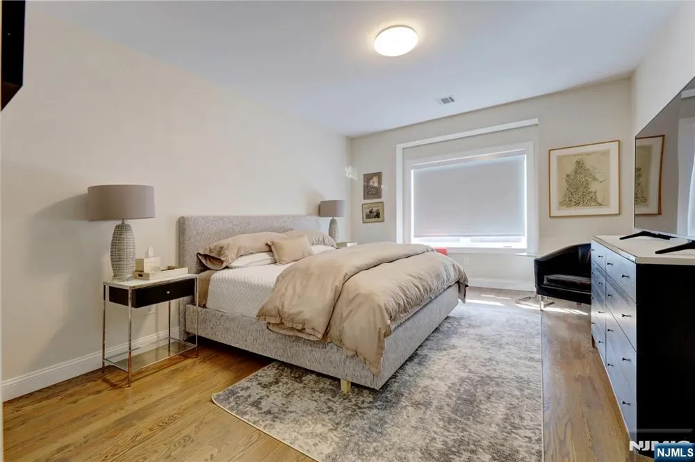 63 Sunset Lane Tenafly, NJ 07670