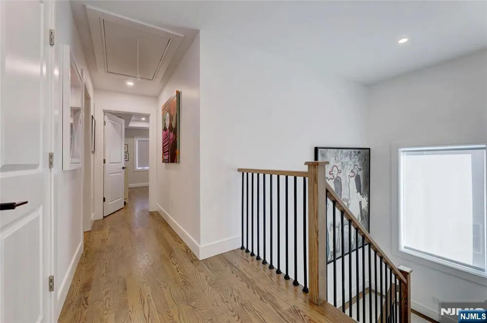 63 Sunset Lane Tenafly, NJ 07670