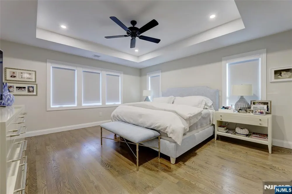 63 Sunset Lane Tenafly, NJ 07670