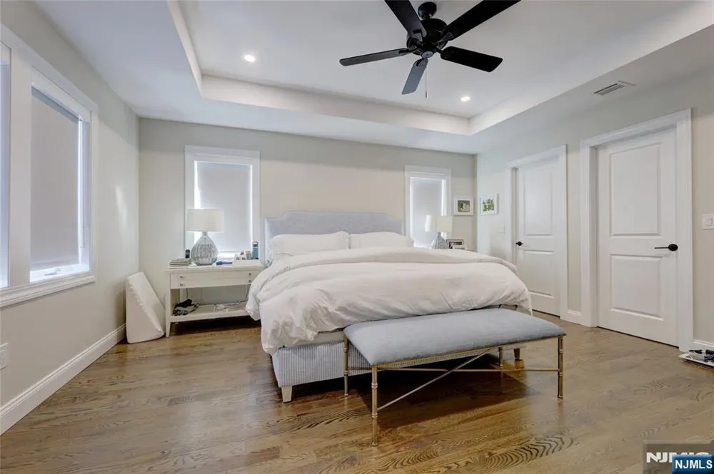 63 Sunset Lane Tenafly, NJ 07670