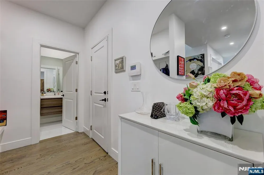 63 Sunset Lane Tenafly, NJ 07670