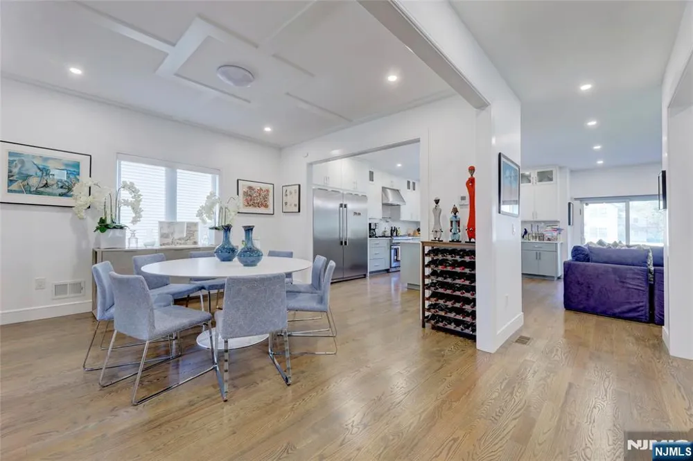 63 Sunset Lane Tenafly, NJ 07670