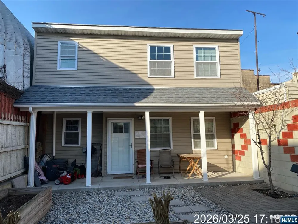 38 Delancy Street 3 Newark, NJ 07105