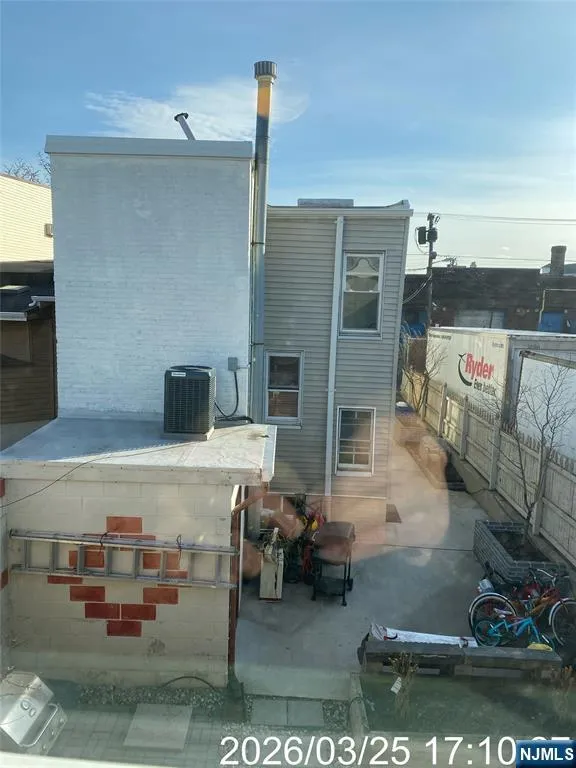 38 Delancy Street 3 Newark, NJ 07105