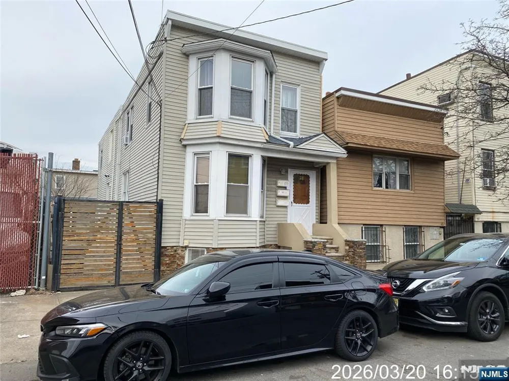 38 Delancy Street 3 Newark, NJ 07105