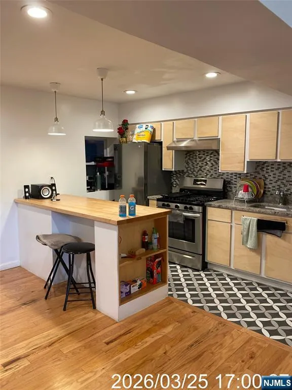 38 Delancy Street 3 Newark, NJ 07105