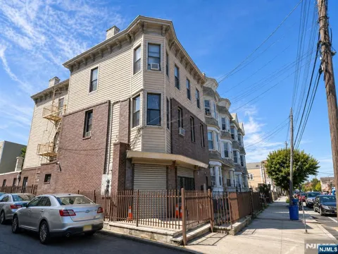 840 Mount Prospect Avenue APT 1