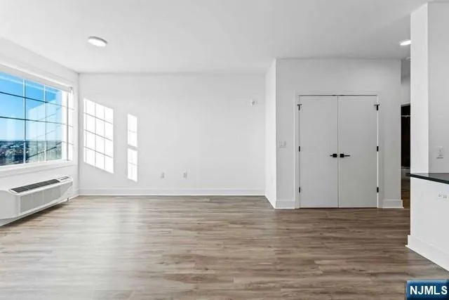 520 Cliff Street 519 Fairview, NJ 07022