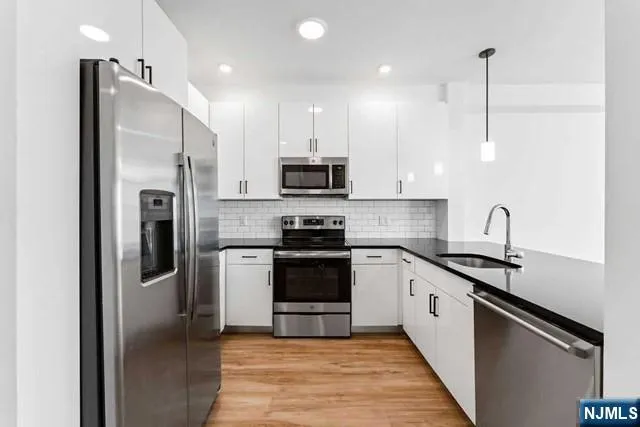 520 Cliff Street 519 Fairview, NJ 07022