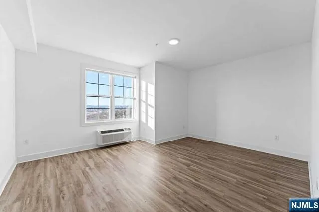 520 Cliff Street 519 Fairview, NJ 07022