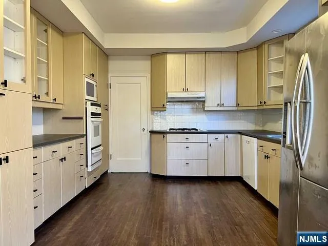 695 Palisade Avenue Cliffside Park, NJ 07010