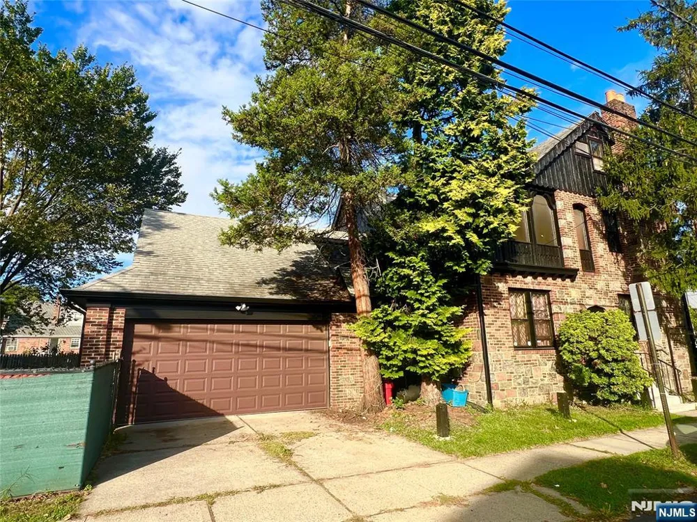 695 Palisade Avenue Cliffside Park, NJ 07010