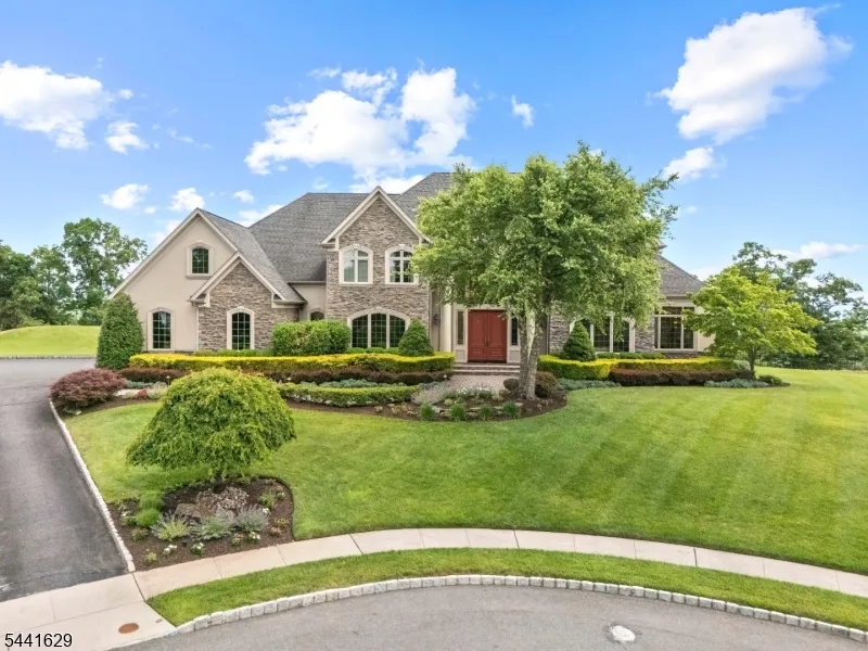 15 Adams Way Montville, NJ 07082