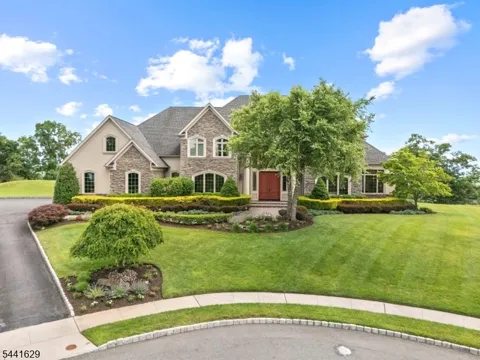 15 Adams Way