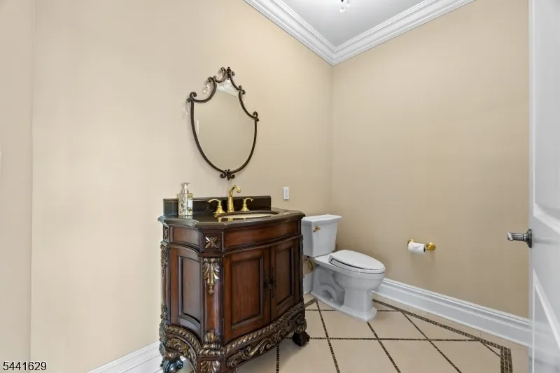 15 Adams Way Montville, NJ 07082