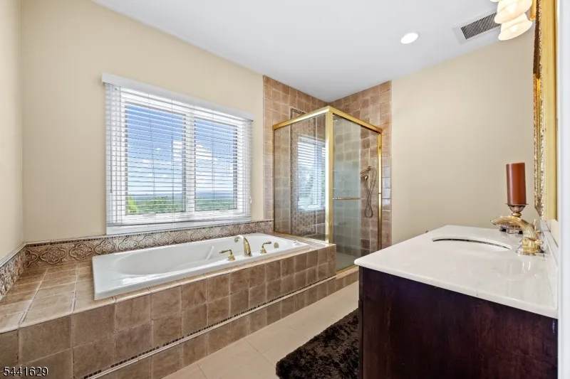 15 Adams Way Montville, NJ 07082