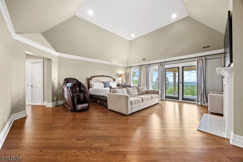 15 Adams Way Montville, NJ 07082