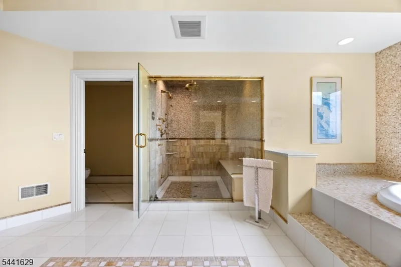 15 Adams Way Montville, NJ 07082