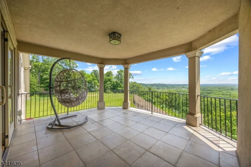 15 Adams Way Montville, NJ 07082