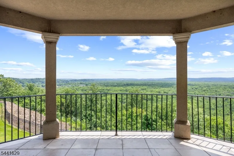 15 Adams Way Montville, NJ 07082
