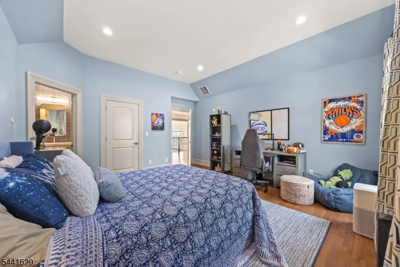 15 Adams Way Montville, NJ 07082