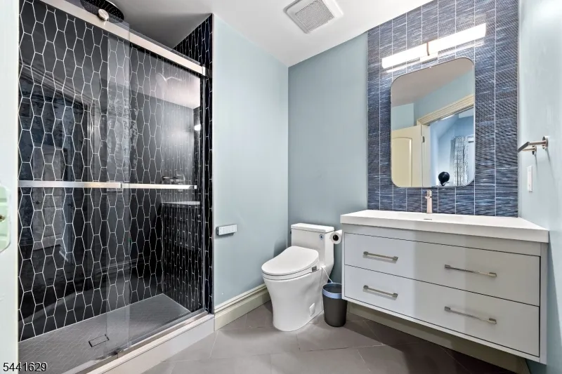 15 Adams Way Montville, NJ 07082