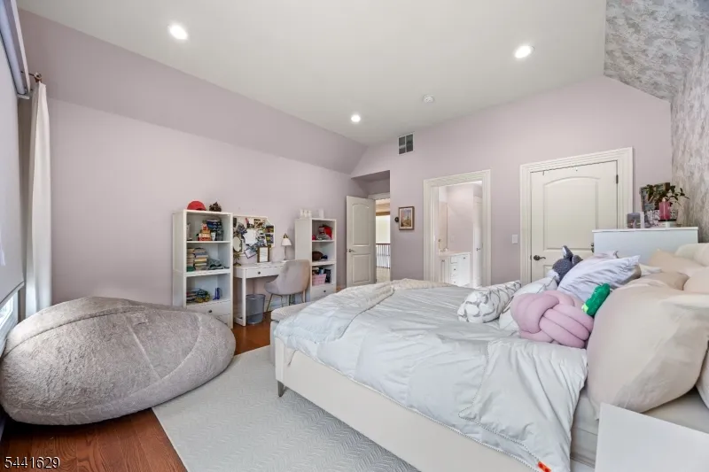15 Adams Way Montville, NJ 07082