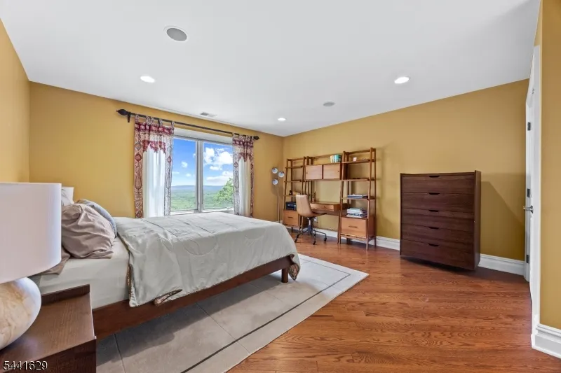 15 Adams Way Montville, NJ 07082