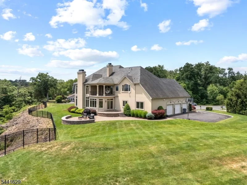 15 Adams Way Montville, NJ 07082