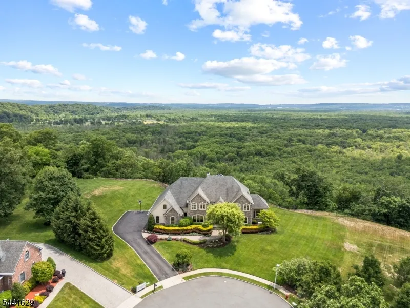 15 Adams Way Montville, NJ 07082