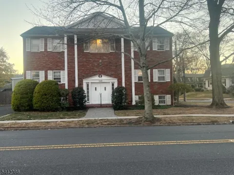 169 Mountain Ave