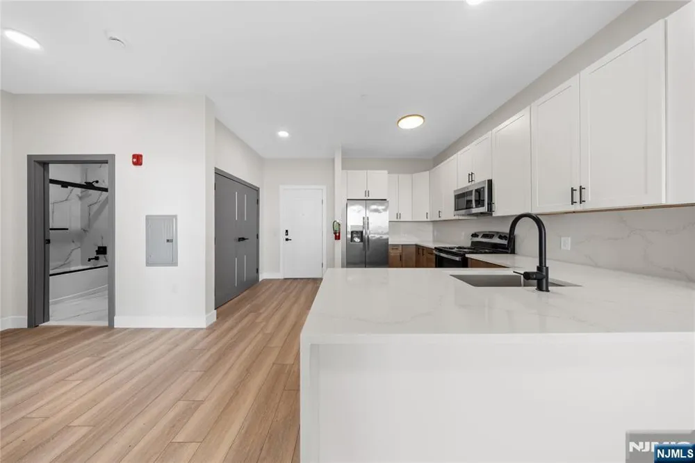 87-89 Mary 504 Paterson, NJ 07503