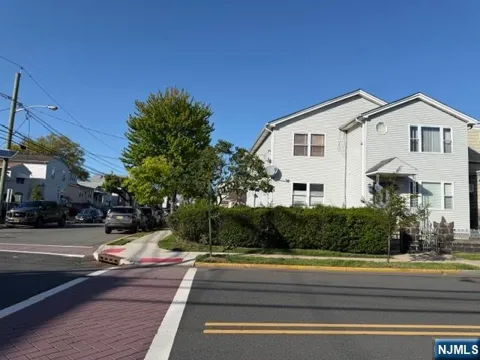 312 Centre Avenue 1