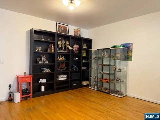 312 Centre Avenue 1 Secaucus, NJ 07094