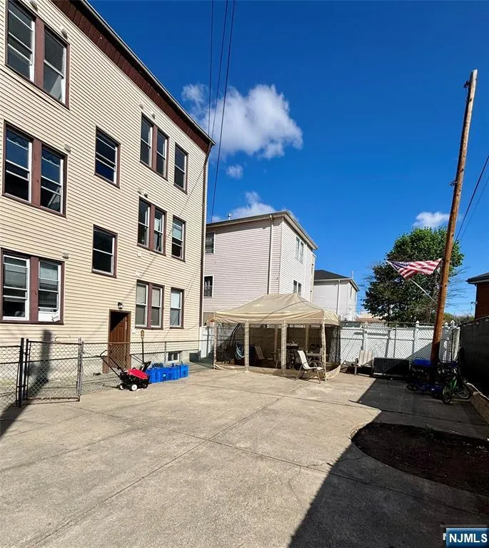 7 Franklin Avenue 5 Harrison, NJ 07029