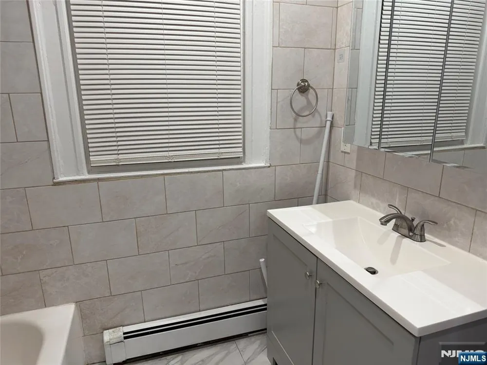 252 Boulevard 2 Hasbrouck Heights, NJ 07604