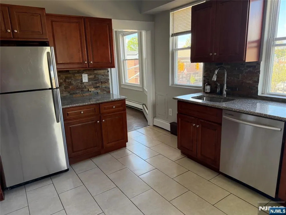 252 Boulevard 2 Hasbrouck Heights, NJ 07604