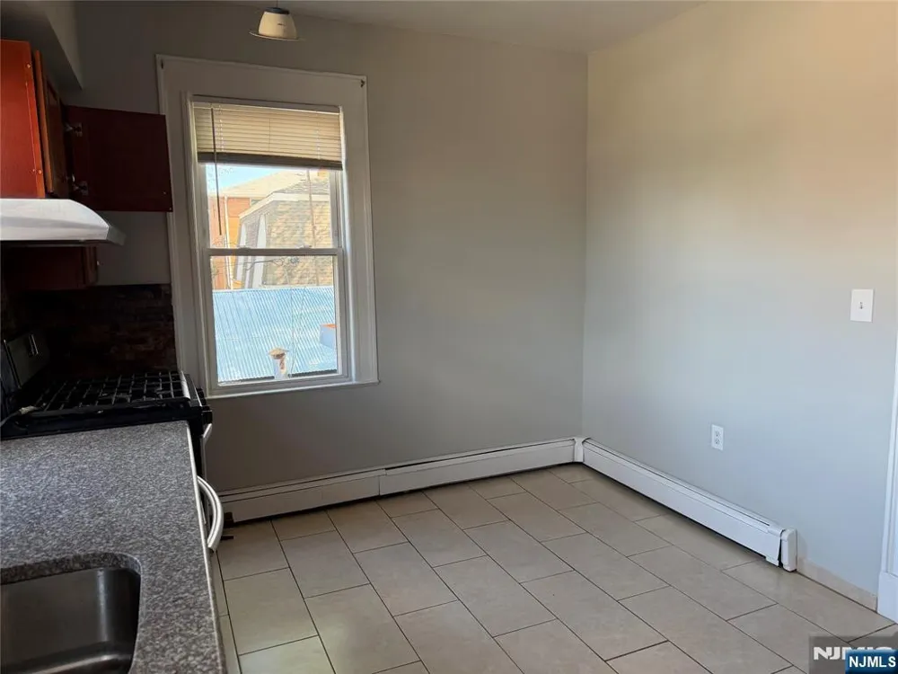 252 Boulevard 2 Hasbrouck Heights, NJ 07604