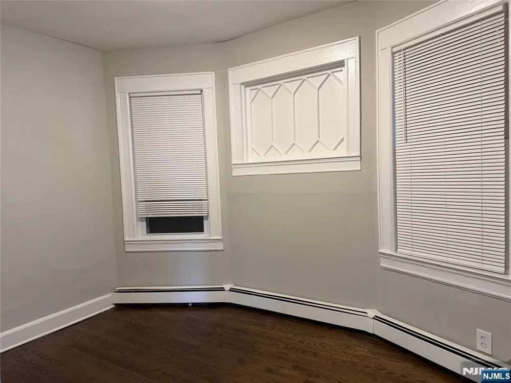 252 Boulevard 2 Hasbrouck Heights, NJ 07604