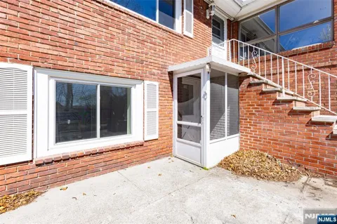 154 Ames Street