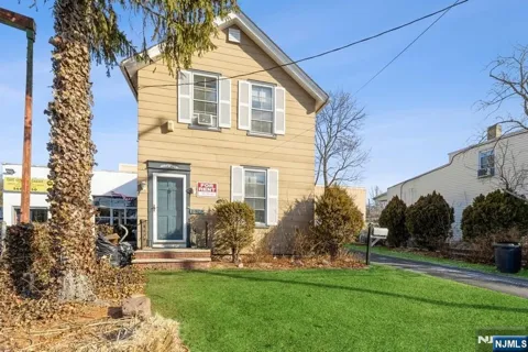 21 Central Avenue