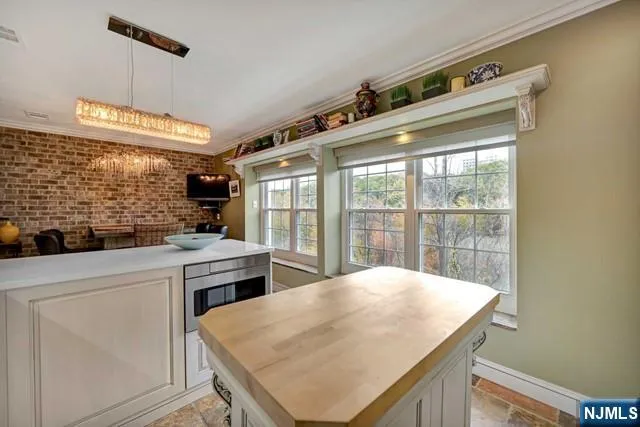 549 Windsor Drive 549 Palisades Park, NJ 07650