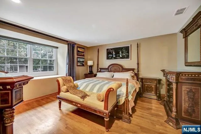 549 Windsor Drive 549 Palisades Park, NJ 07650