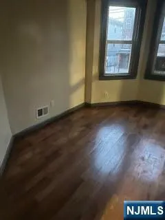 102 12th Street 1 Newark, NJ 07107