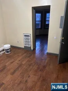 102 12th Street 1 Newark, NJ 07107