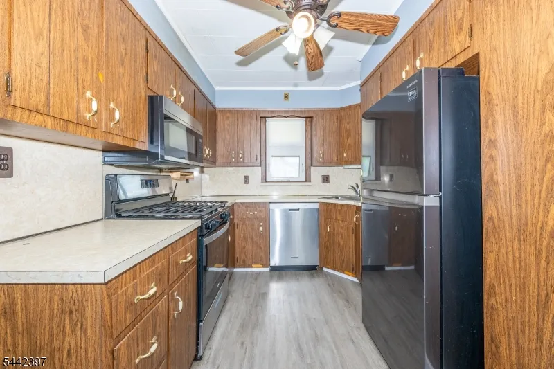 8 Henderson Blvd Fair Lawn, NJ 07410