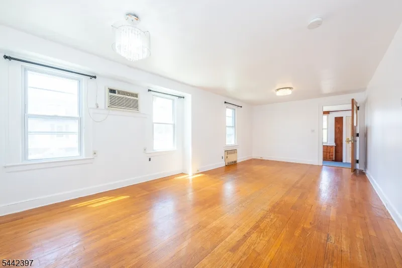 8 Henderson Blvd Fair Lawn, NJ 07410